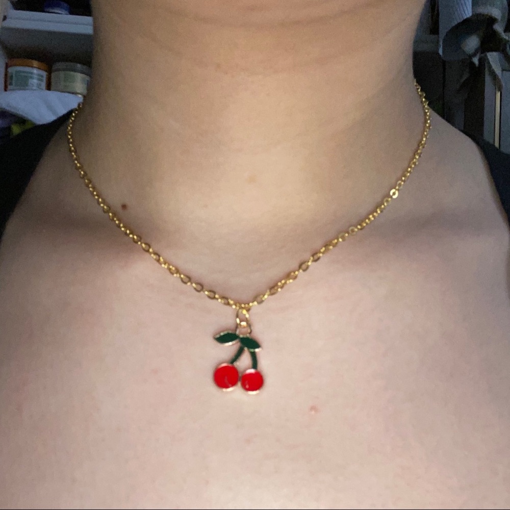 Cherry loose choker